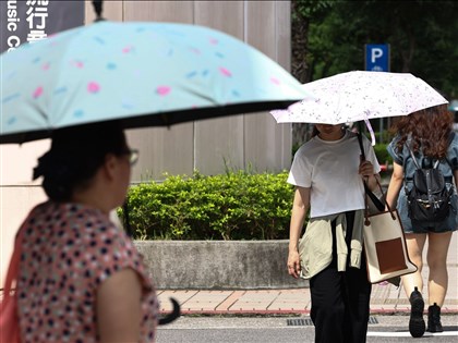 16日花東防焚風  西半部、東北部午後局部大雨