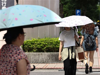 早安世界》16日花東防焚風 西半部、東北部午後局部大雨