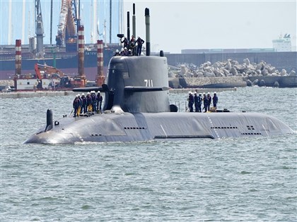 海鯤艦首次執行海上測試驗證各系統 下午返回高雄港[影]