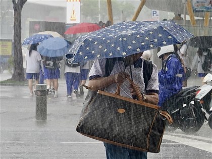 雨區擴大16縣市豪大雨特報 多地防大雷雨