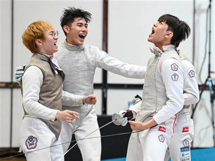 台灣鈍劍男團亞錦賽奪銅 新星許勝閎發揮奇兵效果