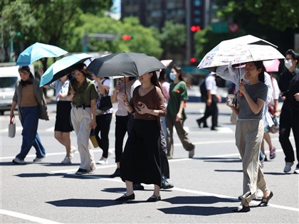 各地高溫炎熱上看36度 午後留意局部雷陣雨