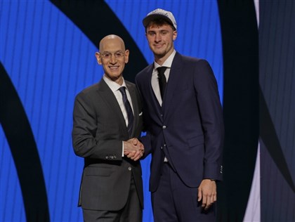 NBA選秀佛萊格無懸念成狀元 公牛名將朗恩之子成榜眼