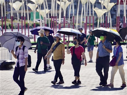 南高屏花蓮亮高溫燈號 吳德榮：下週熱帶擾動醞釀可能成颱