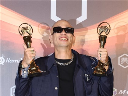 呂士軒摘金曲歌王、華語專輯 高喊「是最貼近周杰倫的樣子」