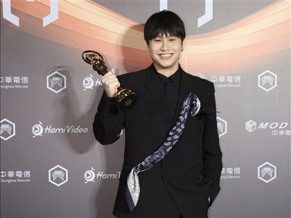 陳以恆奪金曲台語歌王 高喊台灣獨立音樂萬歲