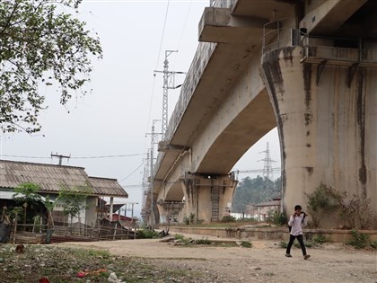 中寮鐵路通車 民眾每坪土地只能換來3罐啤酒