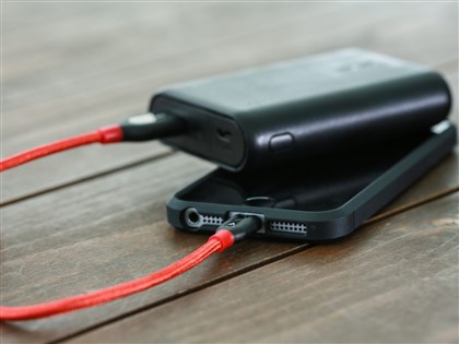 中國機場攔截不合規行動電源 置二手平台出售