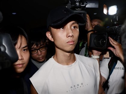 孫安佐涉持改造火焰槍 罪嫌不足不起訴