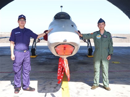 RF-5E即將除役 飛官不捨盼傳承偵照經驗