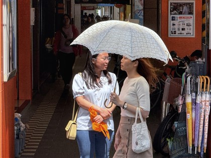吳德榮：各地酷熱至5日 6至7日氣溫略降防陣雨