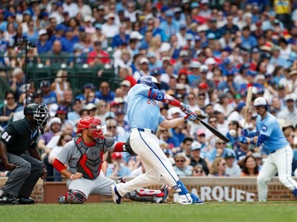 MLB小熊8轟破隊史紀錄 布希3響砲痛擊紅雀[影]