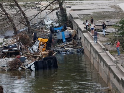 美國德州洪患增至27死 夏令營27童下落不明