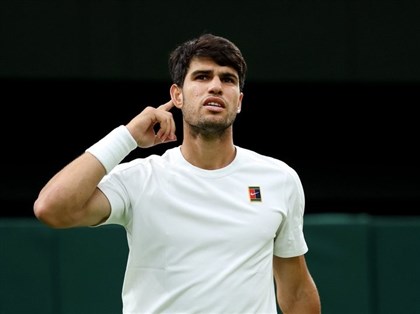 艾卡拉茲逆轉對手 挺進溫網8強