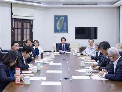 總統深夜視訊赴美談判團隊 勉為國爭取合理關稅