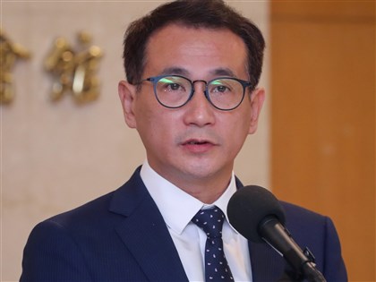 接任世曦董事長 鄭運鵬：協助桃機第三航廈工程