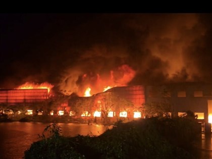 KSS凱士士台南七股第5廠大火 火勢仍未控制