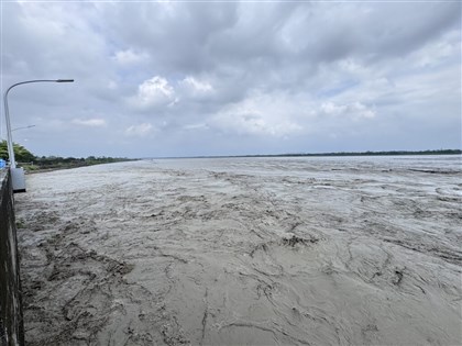 連日豪雨高屏溪濁度飆升 高雄山區共撤離2132人