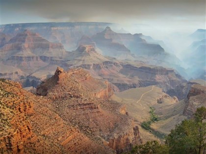 美國大峽谷附近野火延燒  24小時擴大近20倍面積