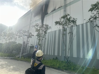 高雄小港三元能源火警空污擴散　環保局籲民眾待室內