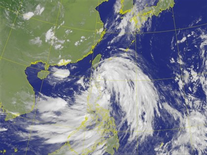 颱風薇帕通過巴士海峽　吳德榮：東半部及屏東大量降雨