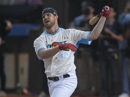 中職明星賽後勁「二刀流」奪全方位打擊王　差點轟出全壘打牆