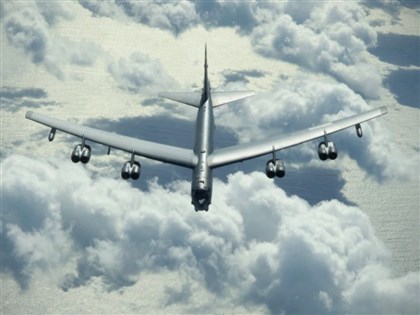 美民航機險與B-52轟炸機相撞　機師錄音曝驚魂反應[影]
