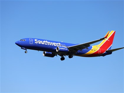 西南航空急降閃避飛機　乘客被拋飛撞艙頂