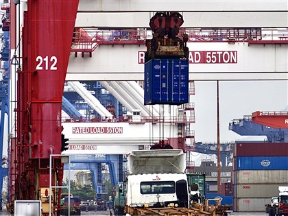 彭博：半導體電子產品豁免　美對台課20%關稅衝擊有限