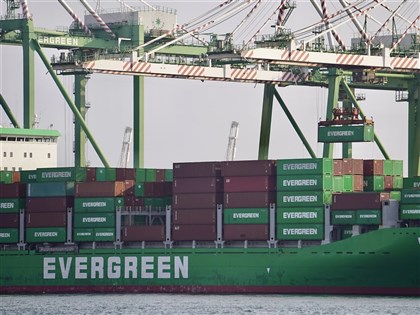 外媒：長榮貨輪50只貨櫃落海　秘魯一度關閉港口