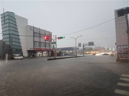 台南降雨近600毫米　苗栗以南、金門防夜雨