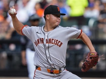 MLB鄧愷威巨人隊先發投3.1局吞敗　有機會再登板