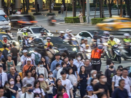 台灣最新總人口數2333萬餘人　連19個月負成長