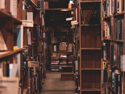 借珍貴古籍卻拿贗品還UCLA圖書館　男偷天換日遭識破