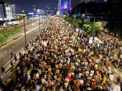 以色列誓言擴大加薩戰爭　數萬人湧上街頭抗議