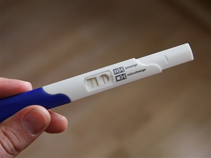 刪墮胎須配偶同意倡議達附議門檻　國健署：修法中