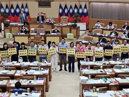 新北議會民進黨團臨時提案普發4.6萬　交市府研究辦理