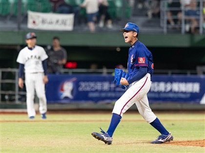 亞洲青少棒賽台灣奪隊史第8冠　連霸勝日本逾5千觀眾見證