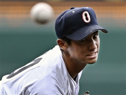 沖繩尚學奪夏季甲子園首冠 投手新垣有絃帥氣外貌引關注