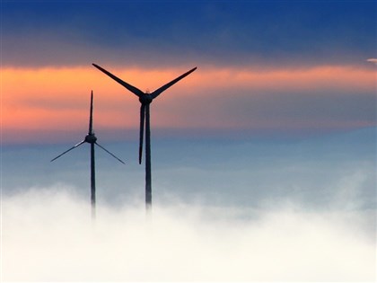 川普稱風電行不通　羅德島風電場完工8成遭喊卡