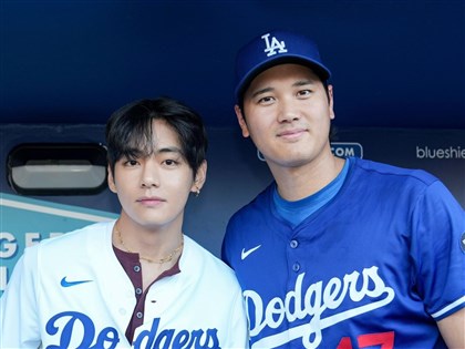 防彈少年團成員V與大谷翔平歷史同框　粉絲球迷狂喜[影]