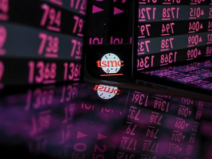 台股早盤漲逾300點　達24570.15點創歷史新高