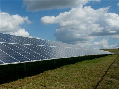 研究：再生能源發電續增　中國2025上半年碳排降