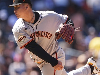 鄧愷威主投5.1局8K失2分　奪MLB先發首勝、生涯第2勝[影]