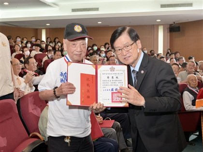 批中共爭奪抗戰話語權　嚴德發：是中華民國取得勝利