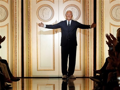 義大利時尚之王亞曼尼91歲逝世　親審50週年系列作品直到生命盡頭
