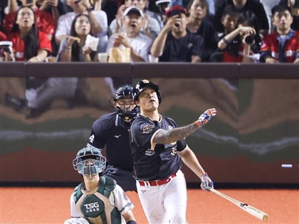 林智勝沒想到引退賽敲305轟　直呼感覺太棒了