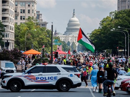 數千民眾走上華府街頭　抗議川普派國民兵進駐