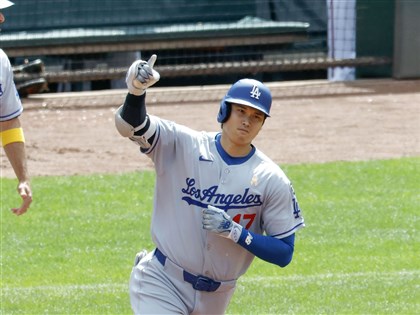 大谷翔平雙響砲結束道奇5連敗　柯蕭本季10勝入手[影]