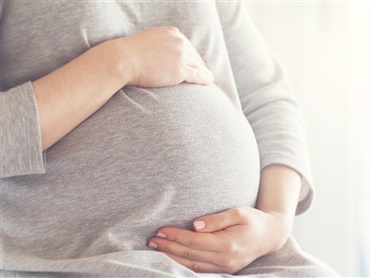 中醫稱「孕婦吃麵恐致胎兒無心跳」涉違法　食藥署要求下架影片